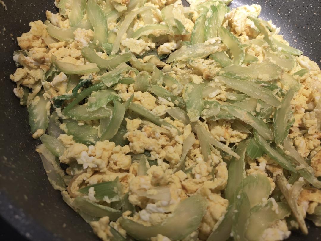 芹菜炒鸡蛋