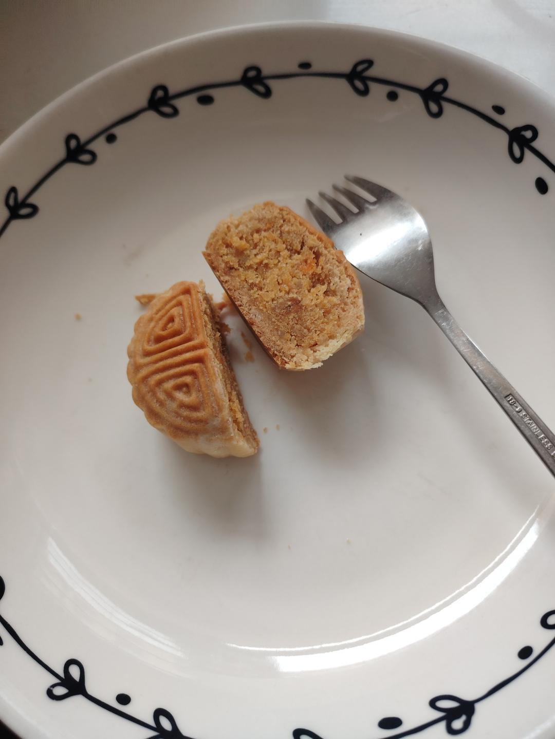 广式咸蛋黄肉松月饼/经典好吃咸口月饼