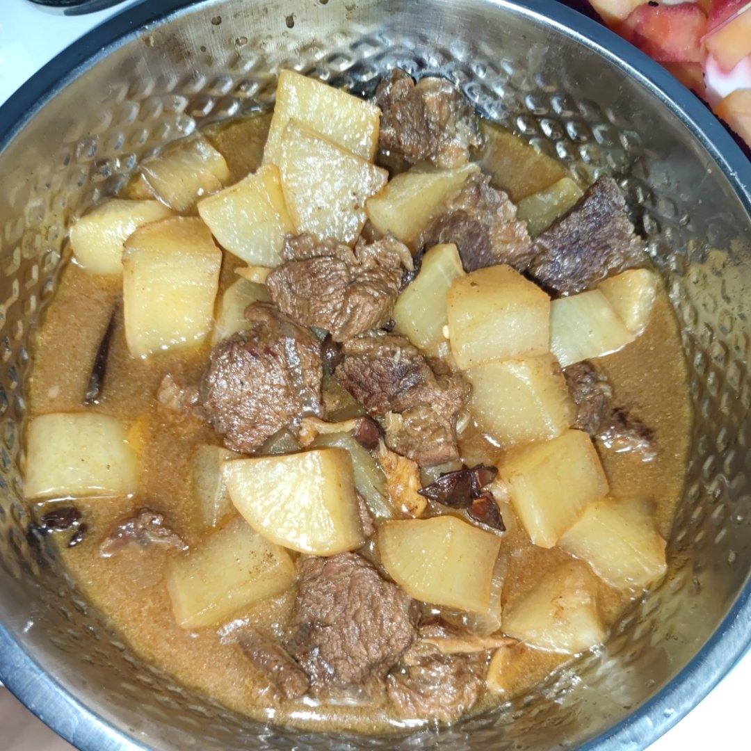 萝卜炖牛腩