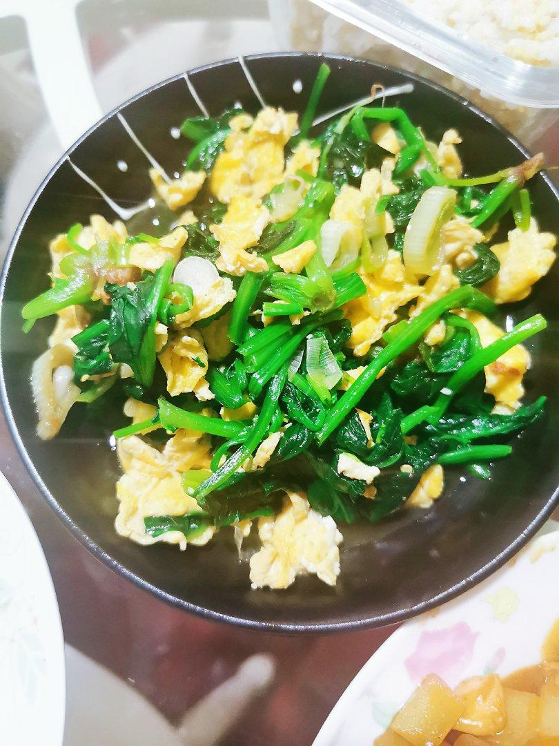 菠菜炒鸡蛋