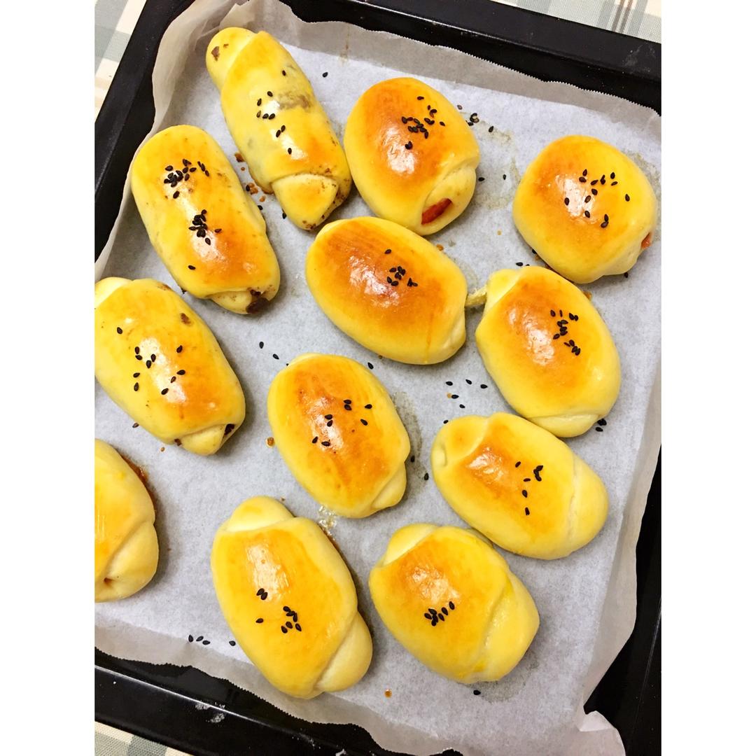 火腿肉松面包卷