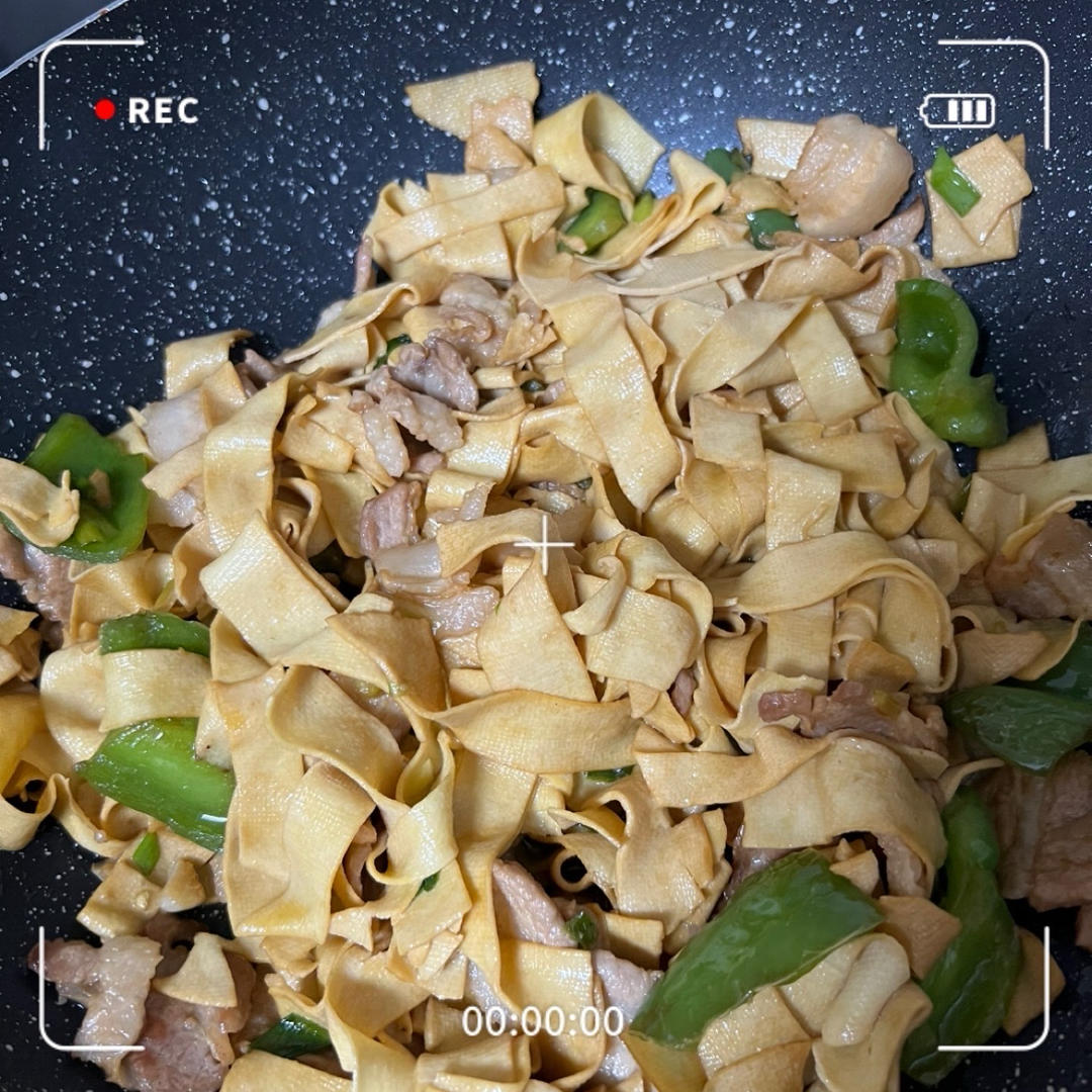 青椒炒干豆皮～有手就会