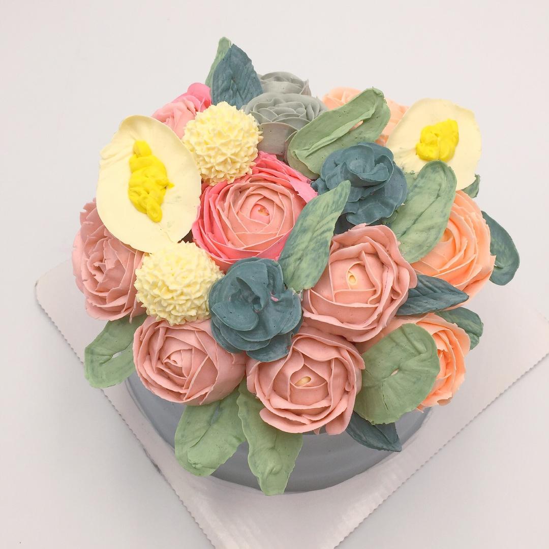 超简单的奶油霜刺绣花朵