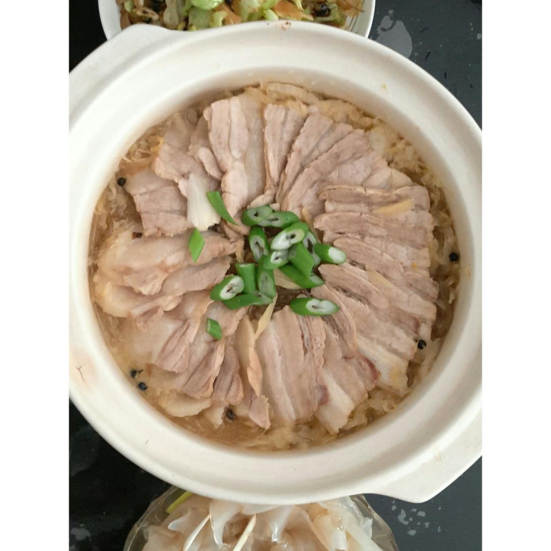 酸菜汆白肉