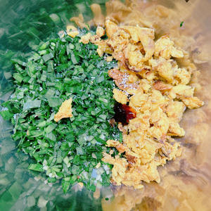 韭菜锅贴～快手早餐的做法 步骤2