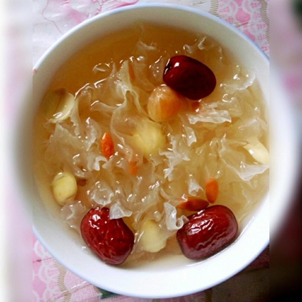 【桂圆莲子银耳汤图片】涵杉妈咪_下厨房