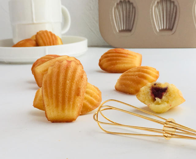 草莓夹心玛德琳的做法