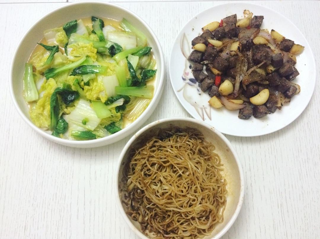 黑胡椒蒜子牛肉粒