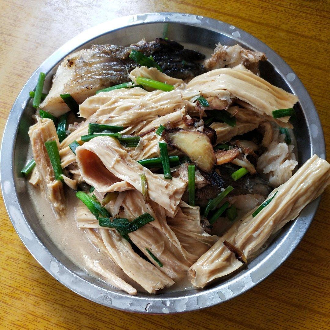 腐竹焖鱼