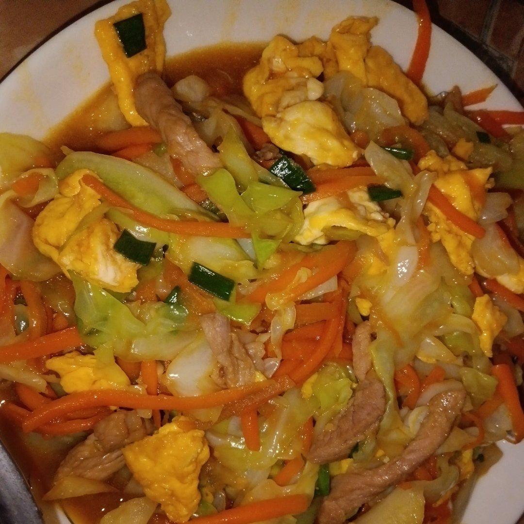 超级下饭的家常菜！给肉都不换的包菜炒鸡蛋
