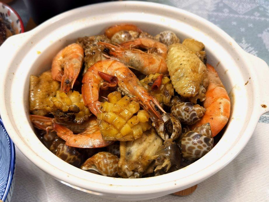 【鲍鱼花螺鸡煲】还是广东人最会吃鸡，鲍鱼花螺只能当配角！