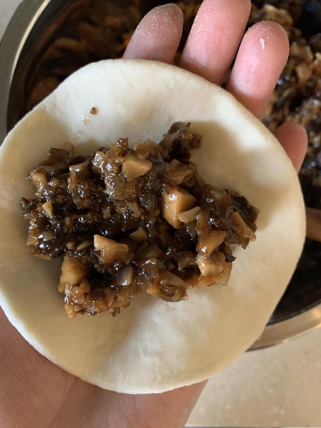 "谷连天"的菌菇包子