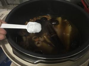 滋补甘蔗羊蹄汤的做法 步骤6
