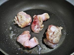🔥在家也能做的经典法国菜:红酒炖鸡的做法 步骤3