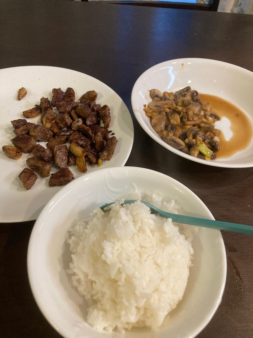 听起来就很好吃的黑椒蒜子牛肉粒