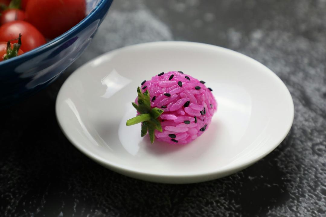 草莓饭团