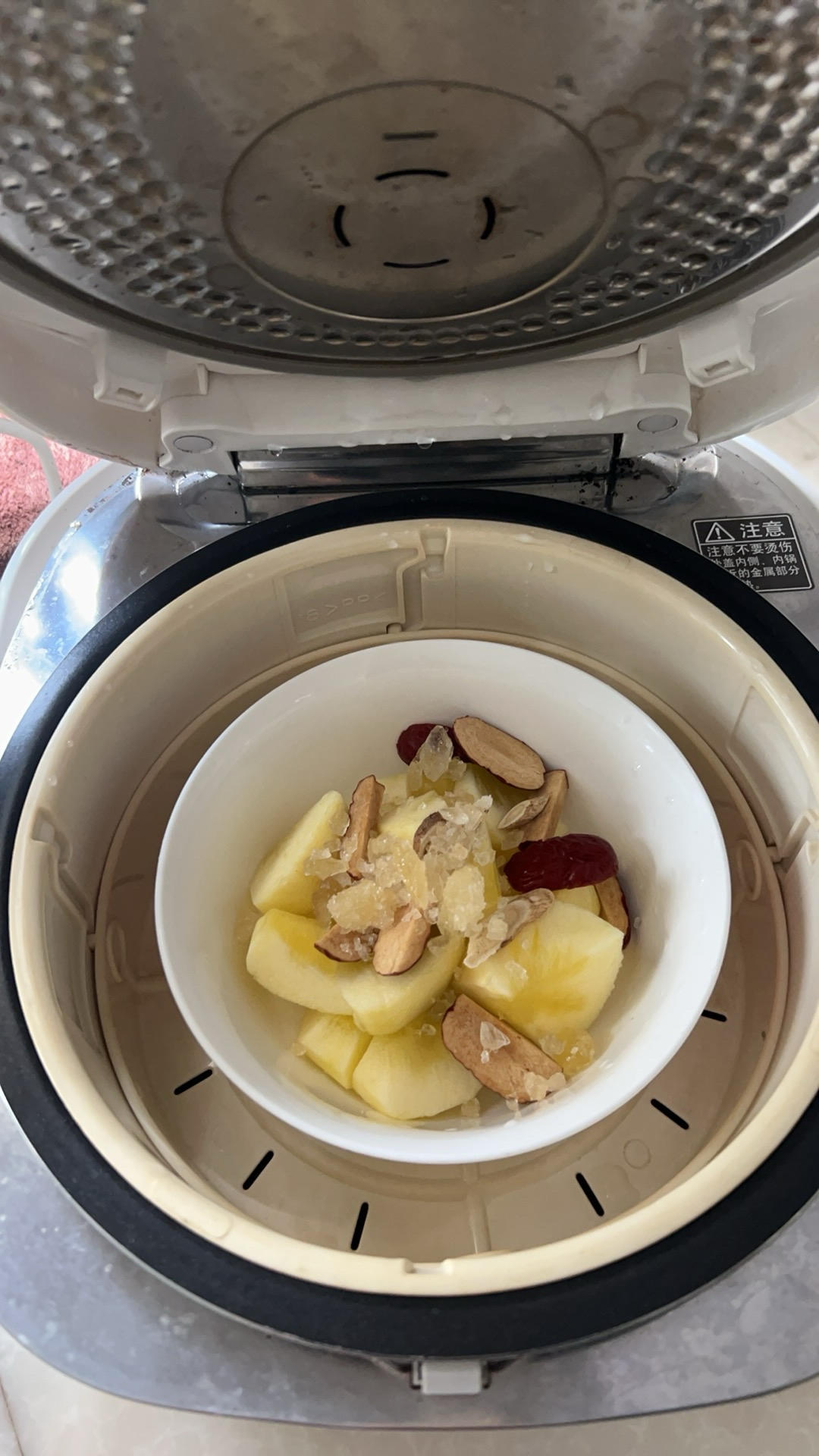 润肠养胃的红枣蒸苹果