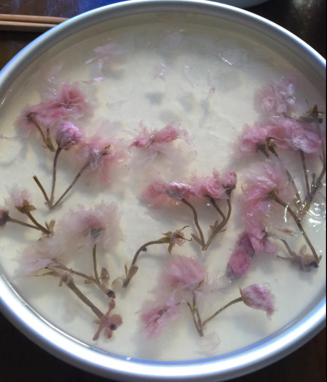 樱花草莓慕斯