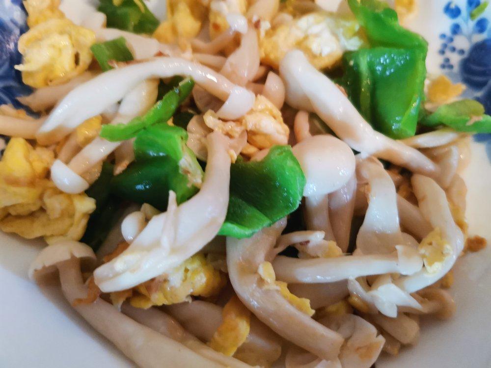 白玉菇炒鸡蛋