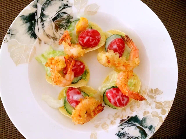 薯片牛油果大虾沙拉