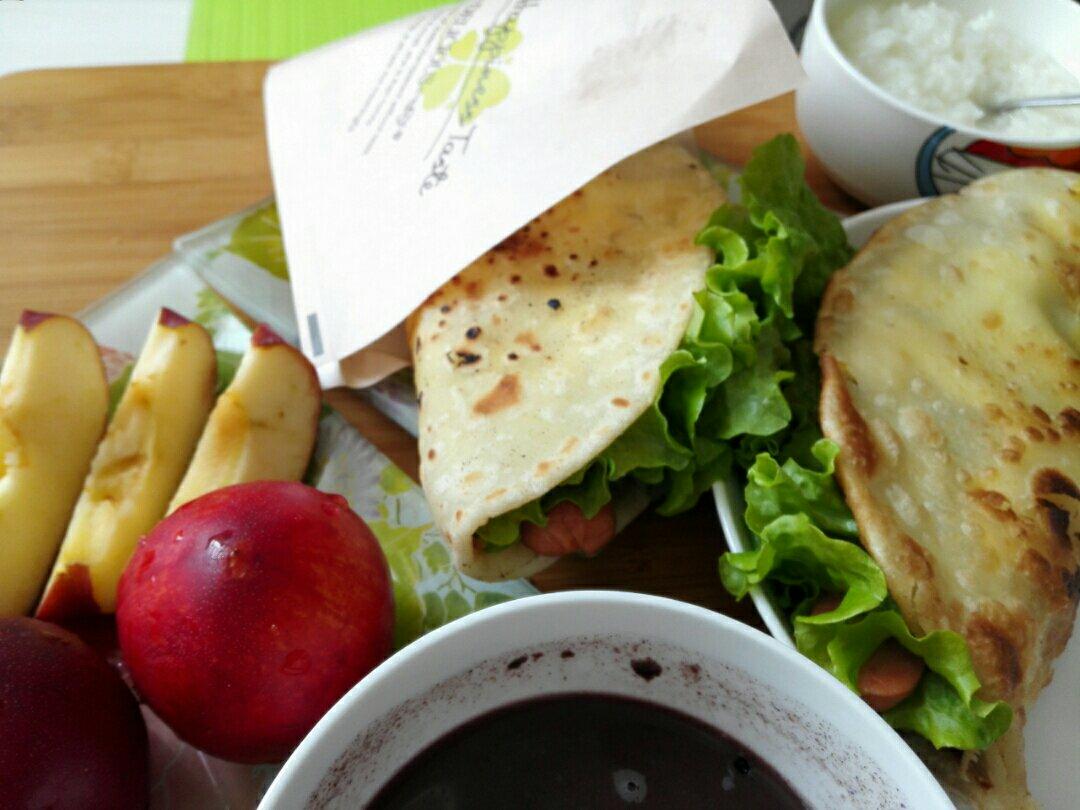我五岁的儿子超级喜欢吃的鸡蛋灌饼