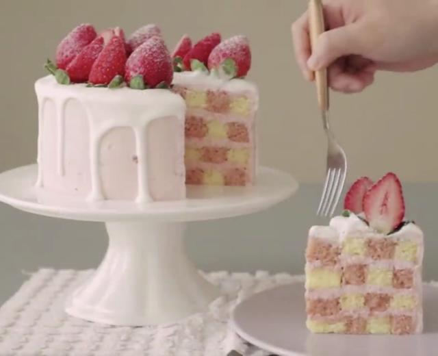 草莓奶油棋格蛋糕—by Cooking Tree的做法