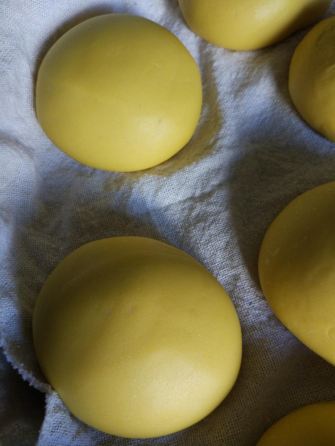 新手也可以--详解如何做出人见人爱、金黄的南瓜馒头