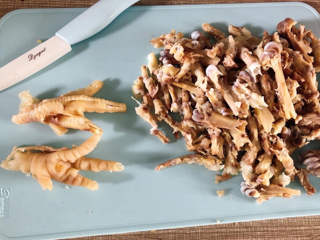 【酸辣无骨凤爪】