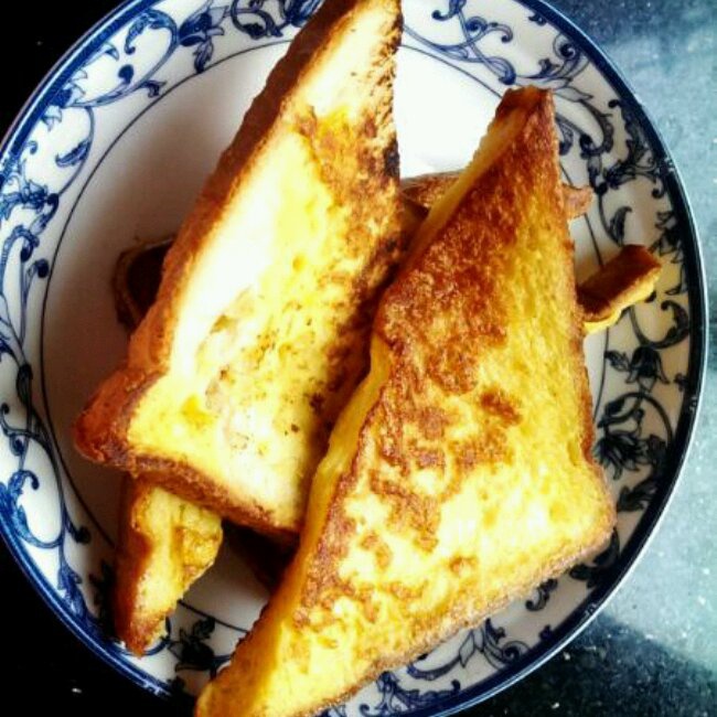 煎鸡蛋吐司