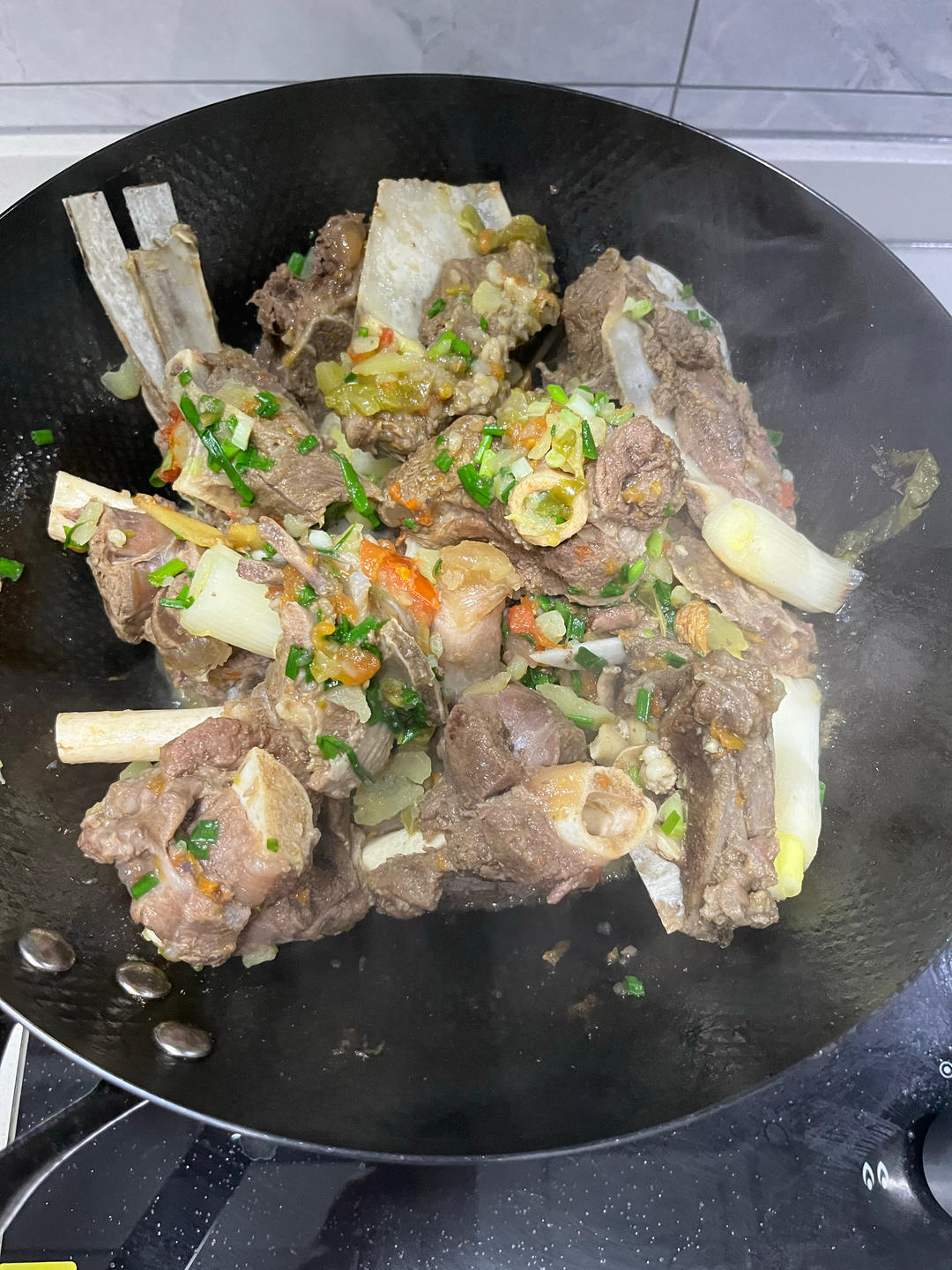 炖羊骨头（内蒙人的做法）