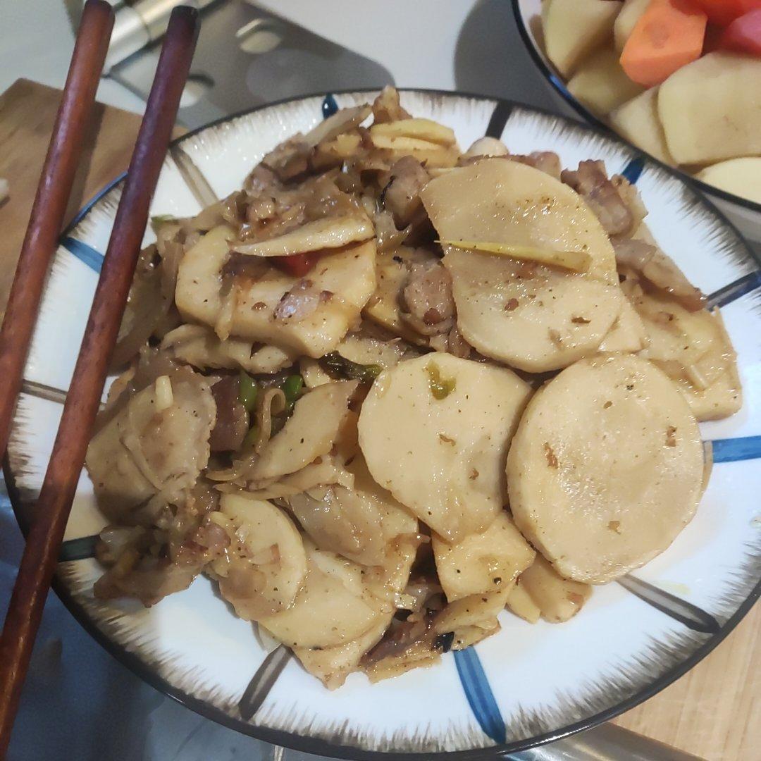肉香笋鲜的春笋炒五花肉