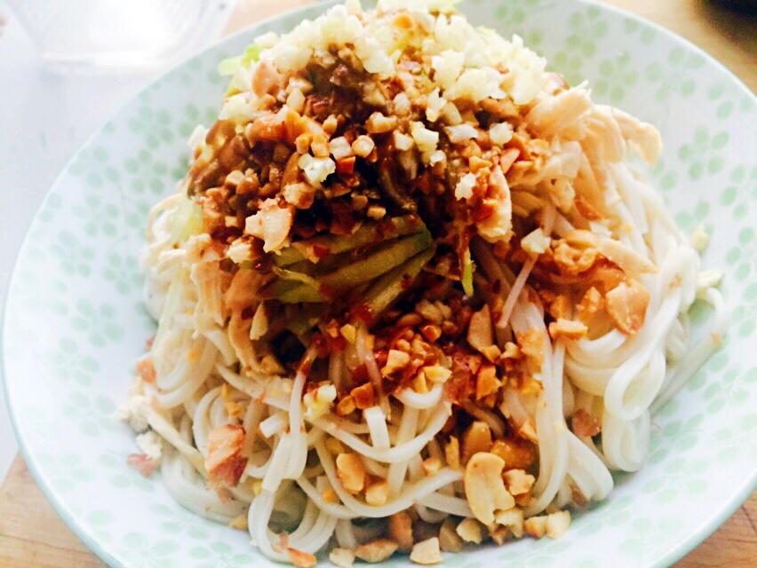 鸡丝凉面