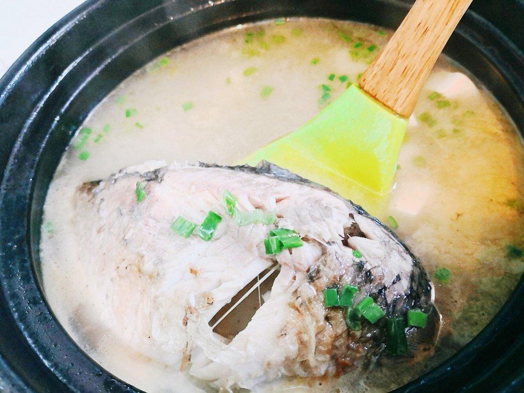 奶白鲫鱼汤（视频，只用10分钟）