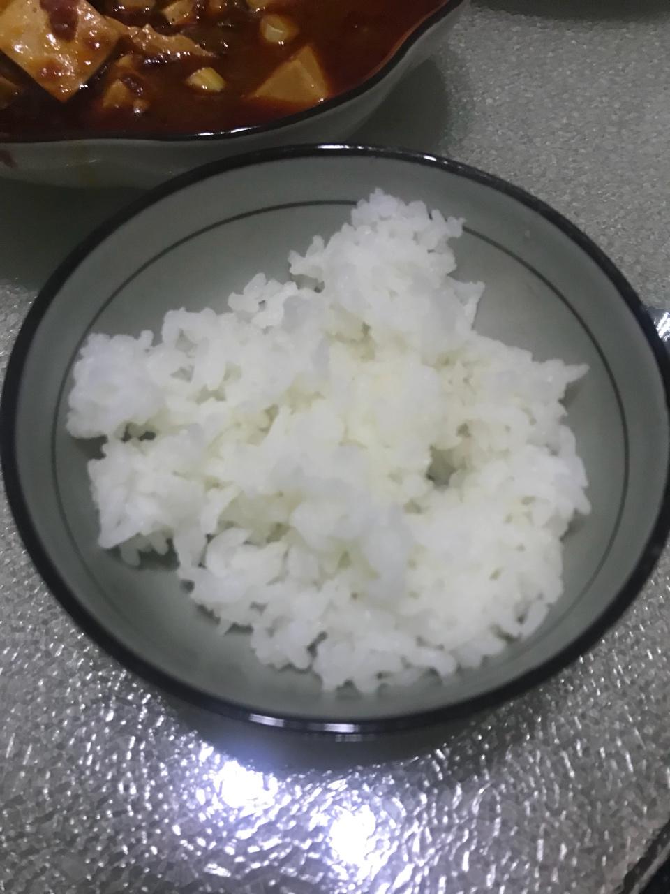 一碗安静的白米饭
