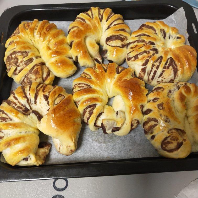 简单易学的红豆沙面包圈