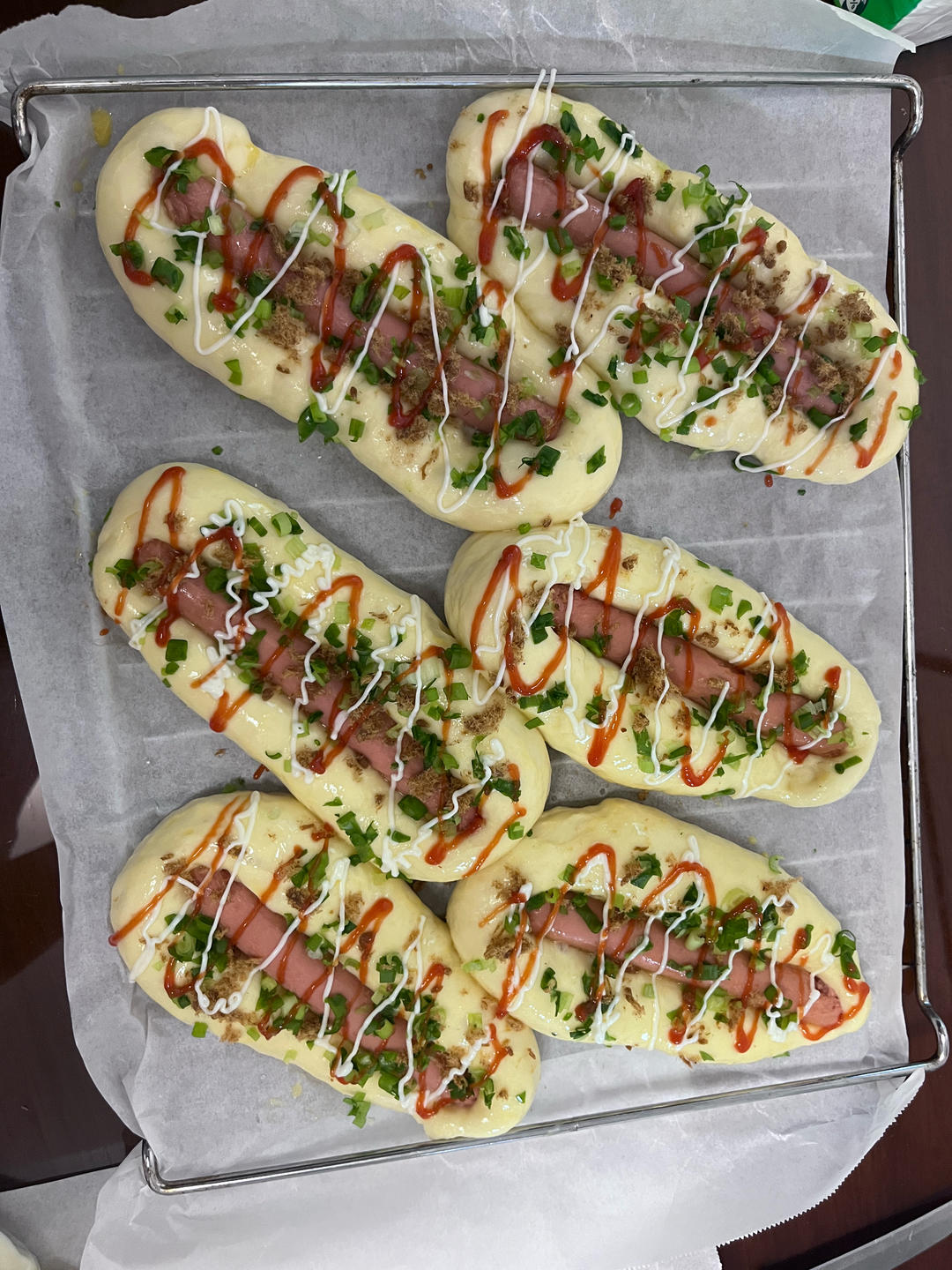 香葱火腿肠面包