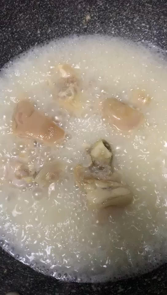 雪豆炖猪蹄——出白汤的关键所在