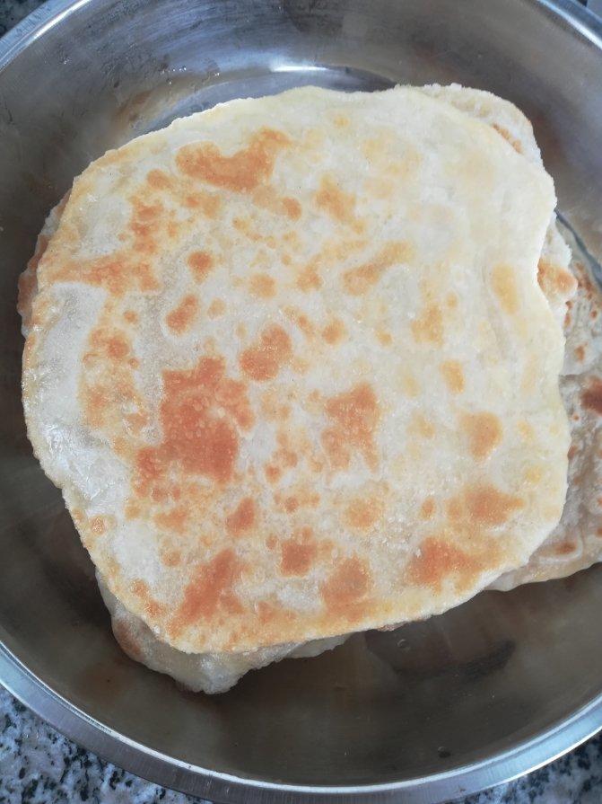 可以夹肉的饼
