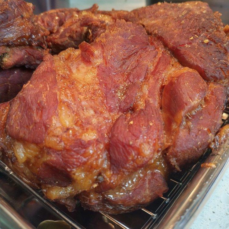 卡卡爸的厨房做的极简古法酱牛肉