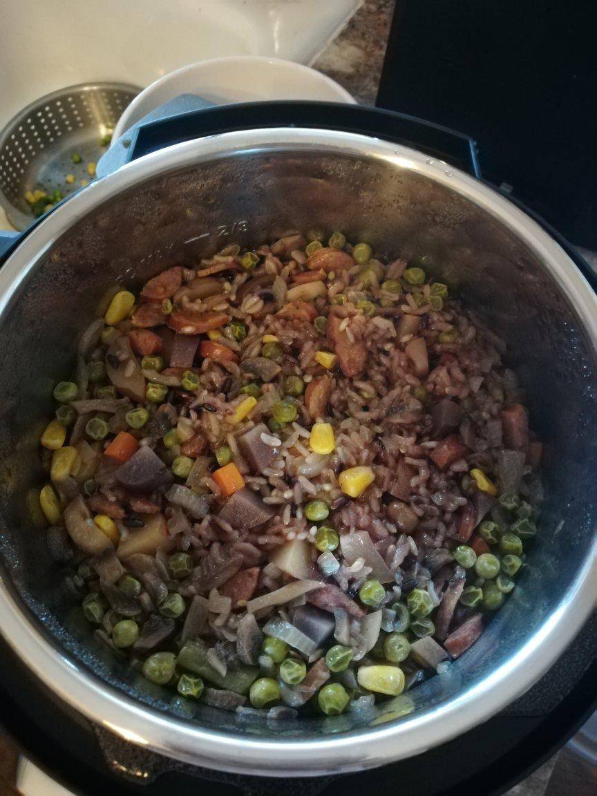 （instant pot)香菇土豆腊肠焖饭