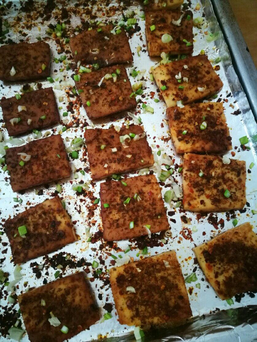 爱吃的小欣子做的烤箱版的烤豆腐