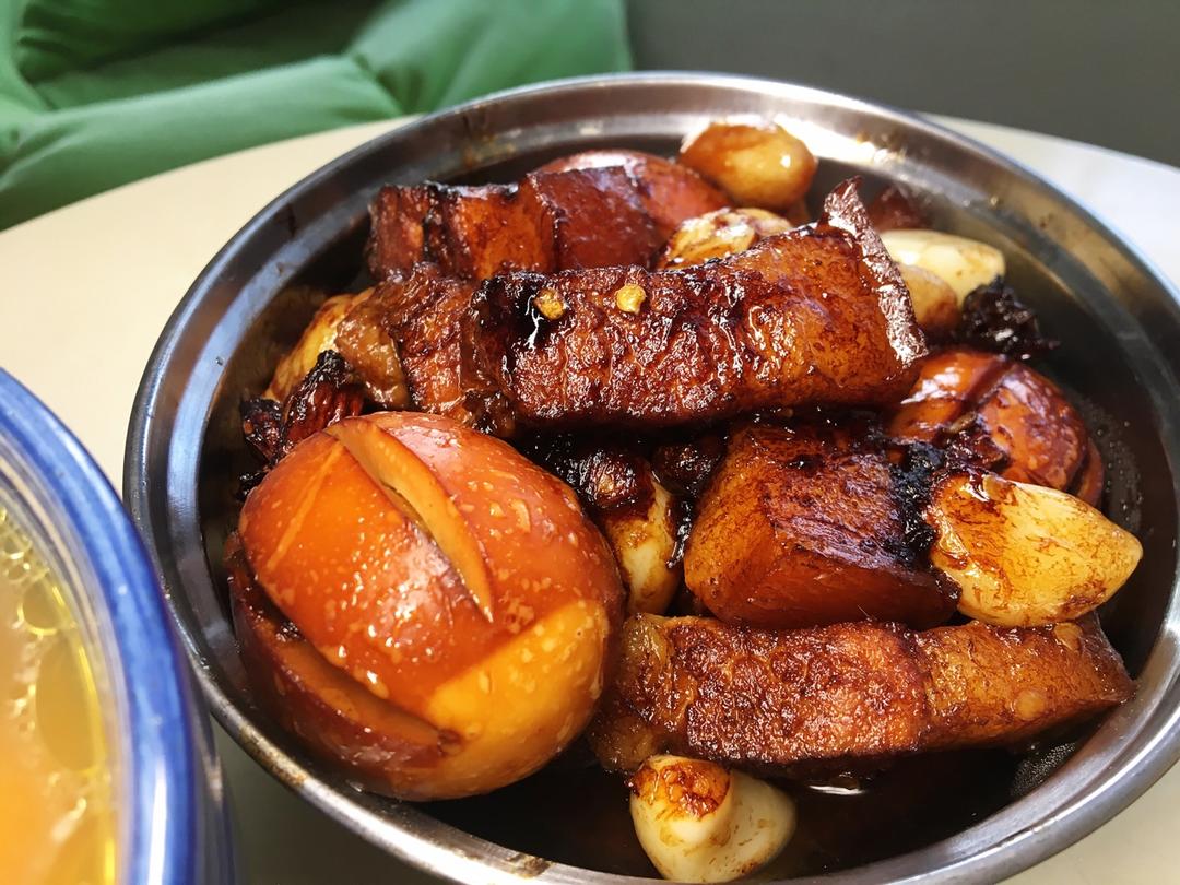 加了鹌鹑蛋后，这盘红烧肉，美味的逆天啦——鹌鹑蛋烧肉（孔瑶食谱）