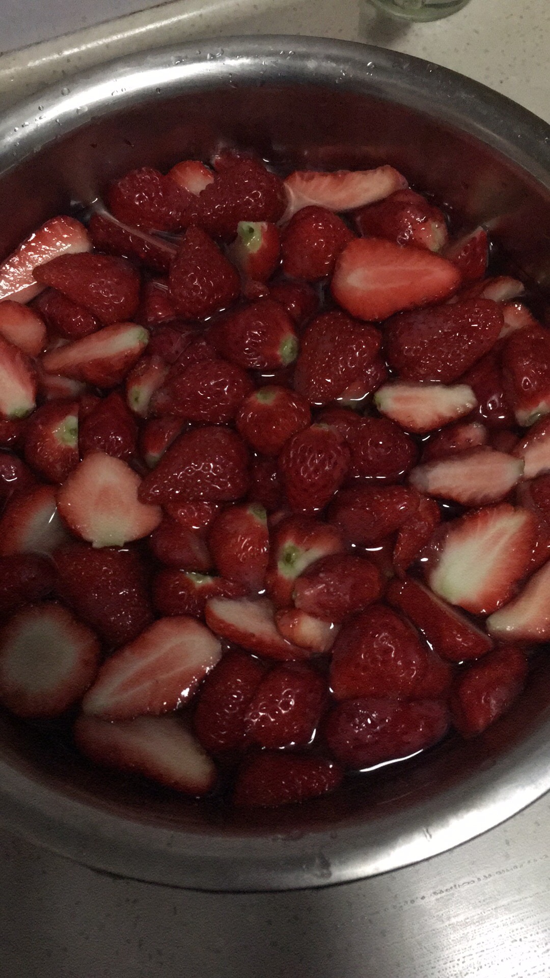 冰冻草莓的做法