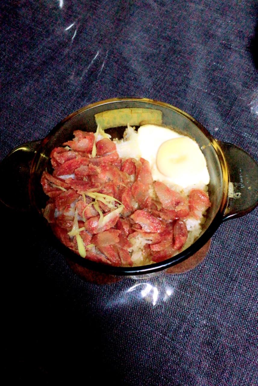 广式腊味煲仔饭