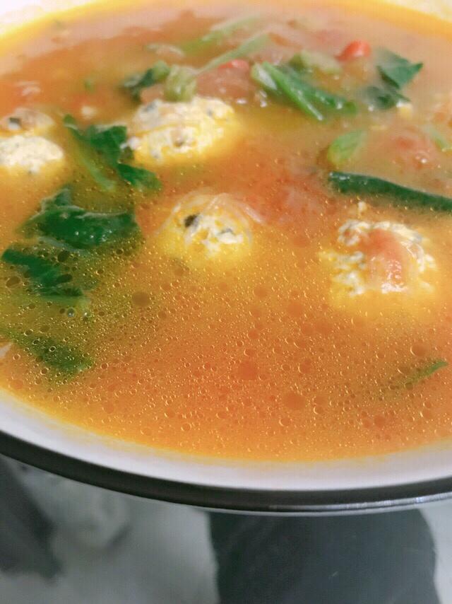 番茄鸡胸肉丸子菠菜汤