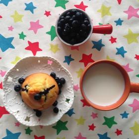 鲜奶油蓝莓纸杯蛋糕 Blueberry Crème  fraîche cupcake