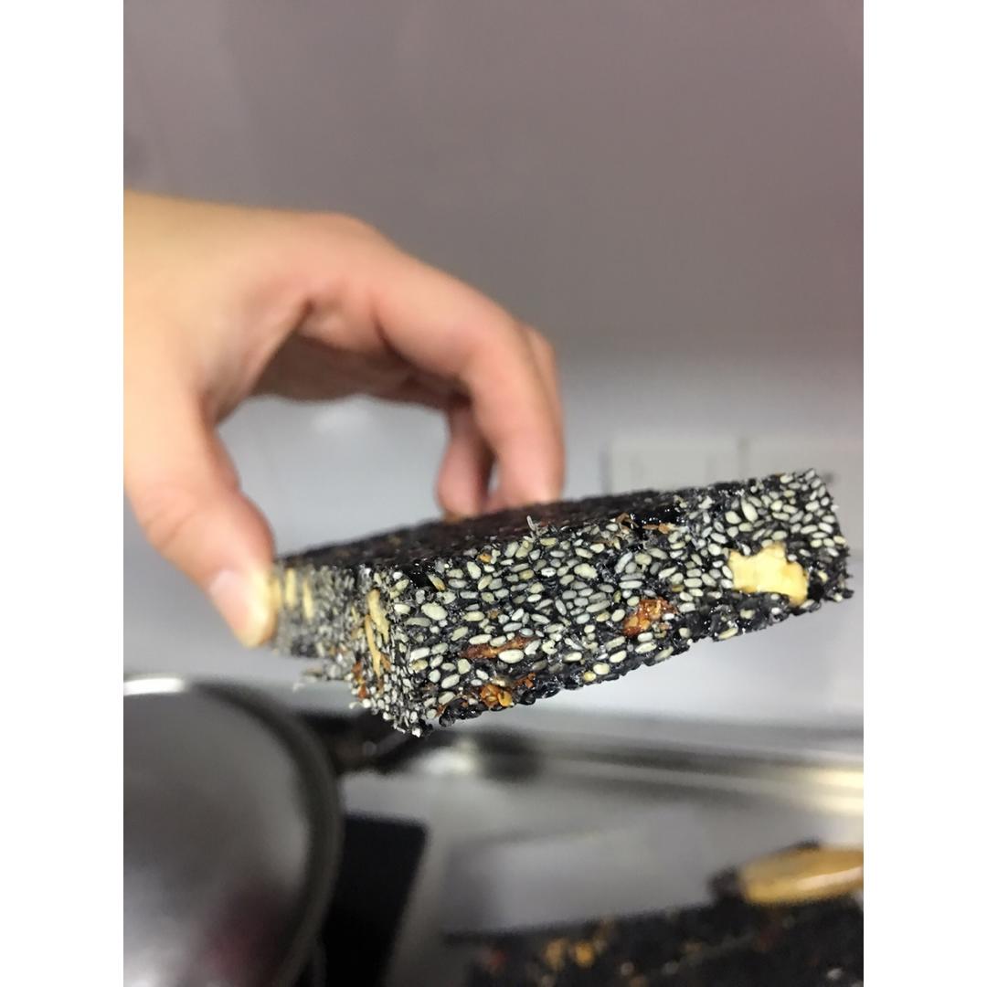 枸杞核桃花生黑芝麻片