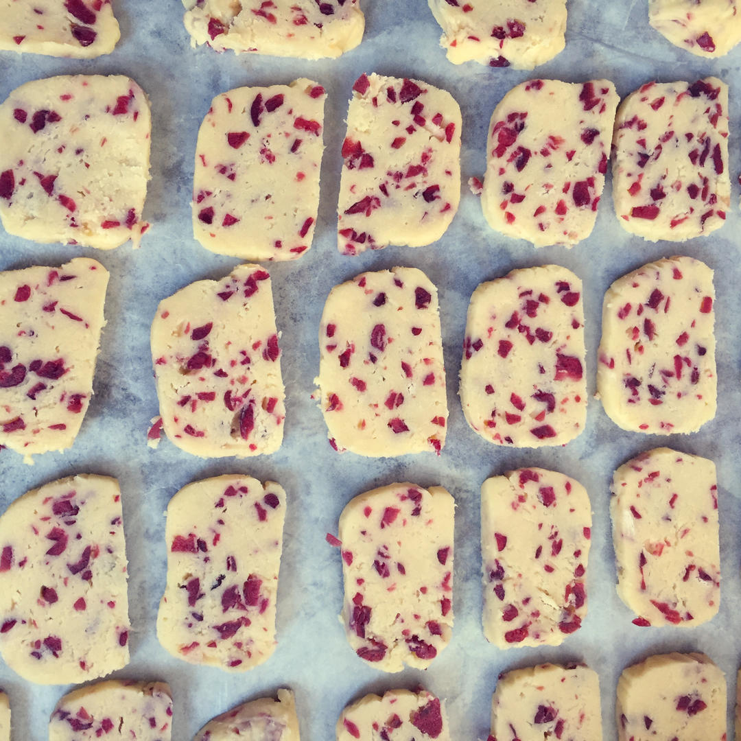 熙美小朋友做的蔓越莓饼干