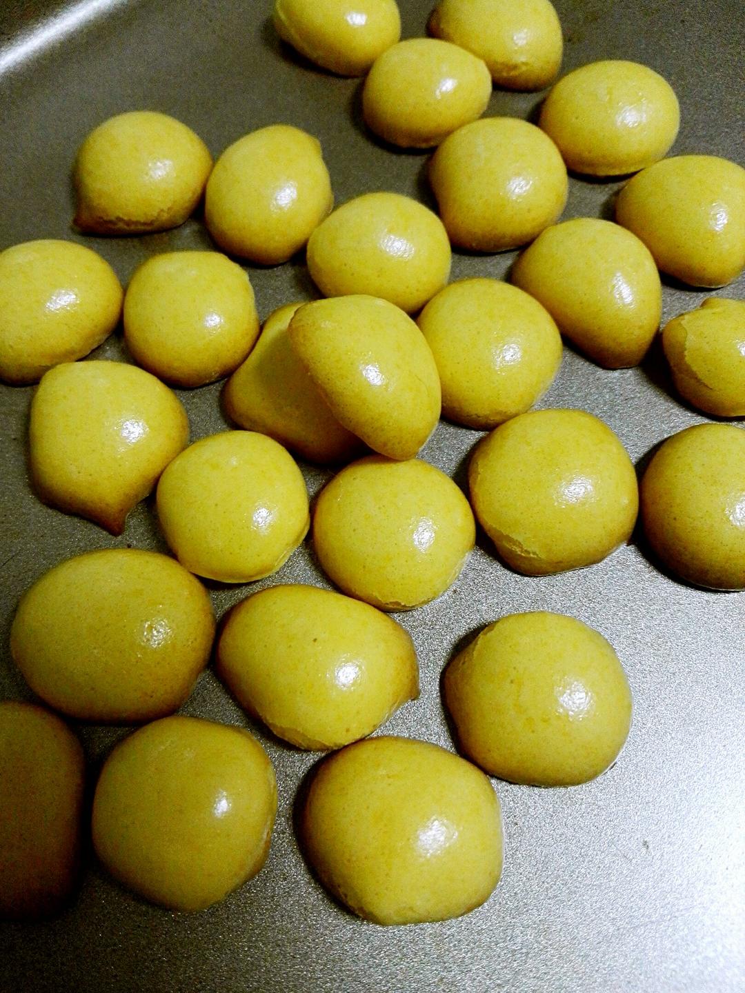 入口即化的无添加蛋黄溶豆