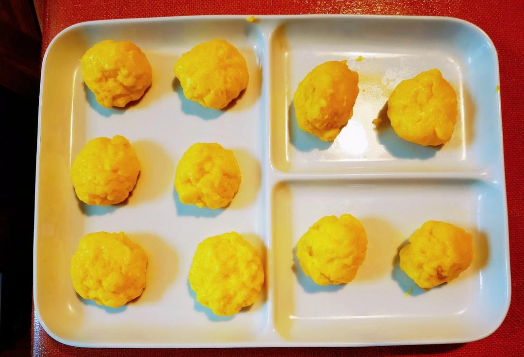 料足奶黄面包